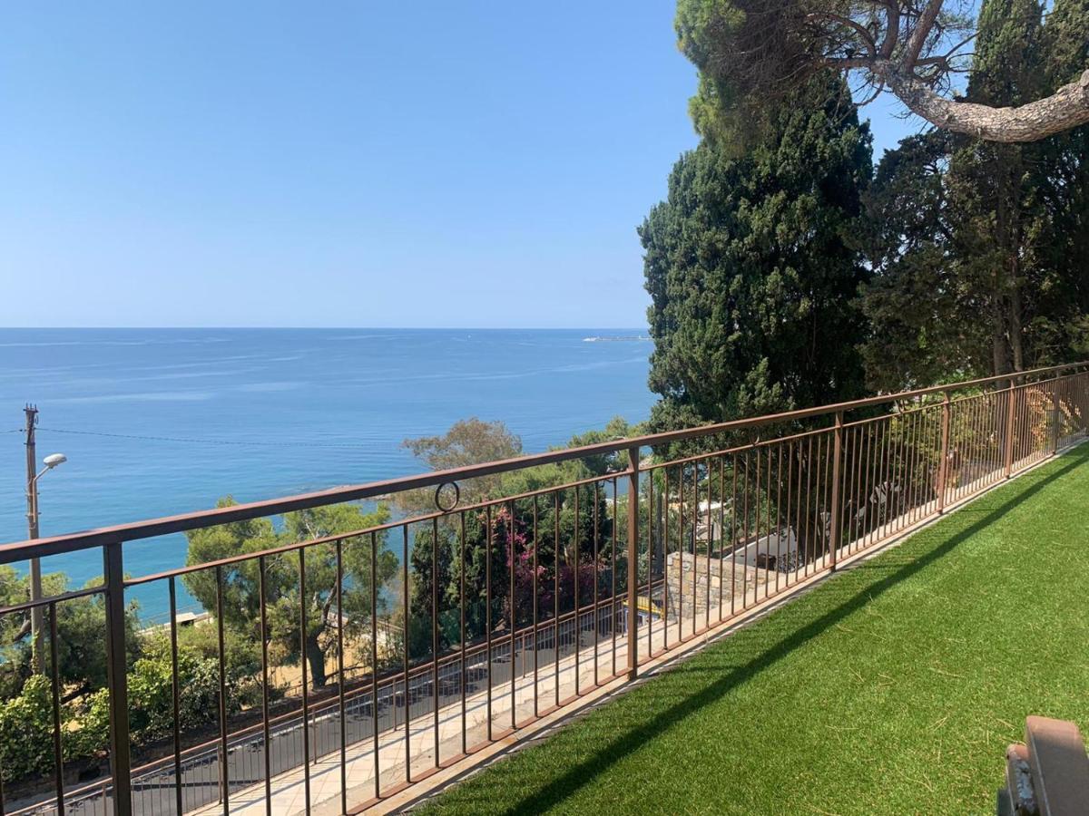 Apartmán La Terrazza Nel Blu Imperia Exteriér fotografie